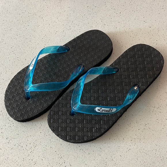 Locals Hawaiian Flip Flops Sandals Slippahs Teal Turquoise Blue Black 5.5 5 cute - Picture 1 of 4